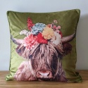 CUSHION SCOTTISH HIGHLANDER WITH FLOWER CROWN